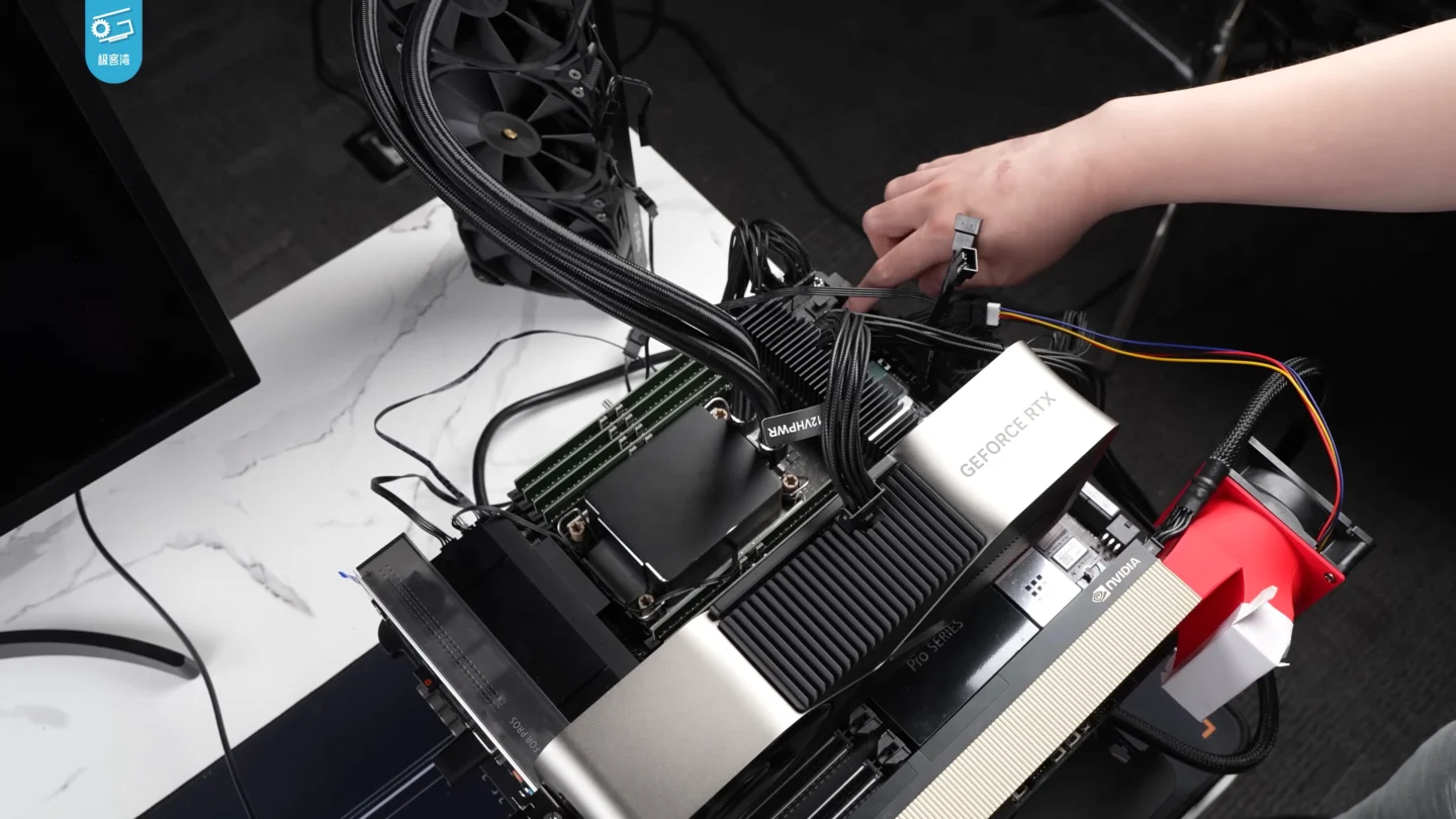 Placă video NVIDIA H100 folosită pentru antrenarea modelului Kimi K3 și a altor modele de inteligență artificială