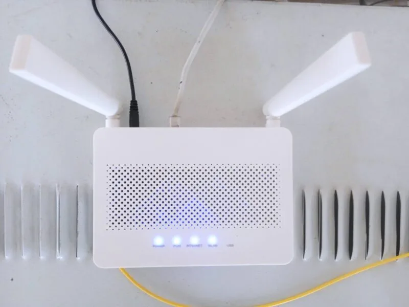 Un router WiFi casnic cu antene