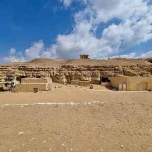 gadgetreport.ro — Imagine 22 Descoperire la Saqqara: mormântul unui demnitar și o rețea de puțuri funerare