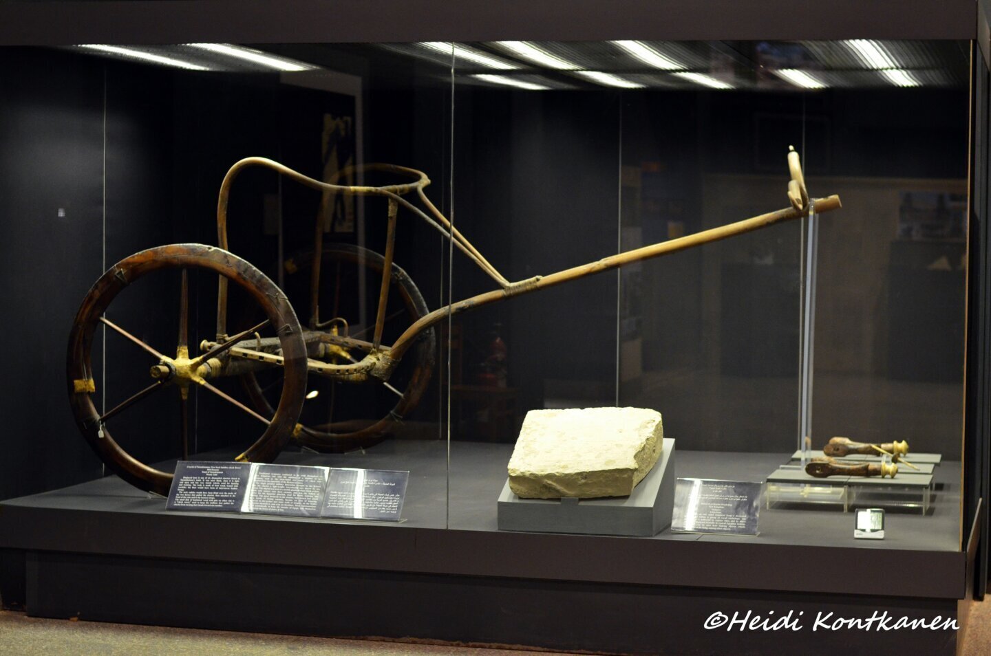 mormântul lui Tutankhamon Car de luptă din inventarul găsit în mormântul lui Tutankhamon