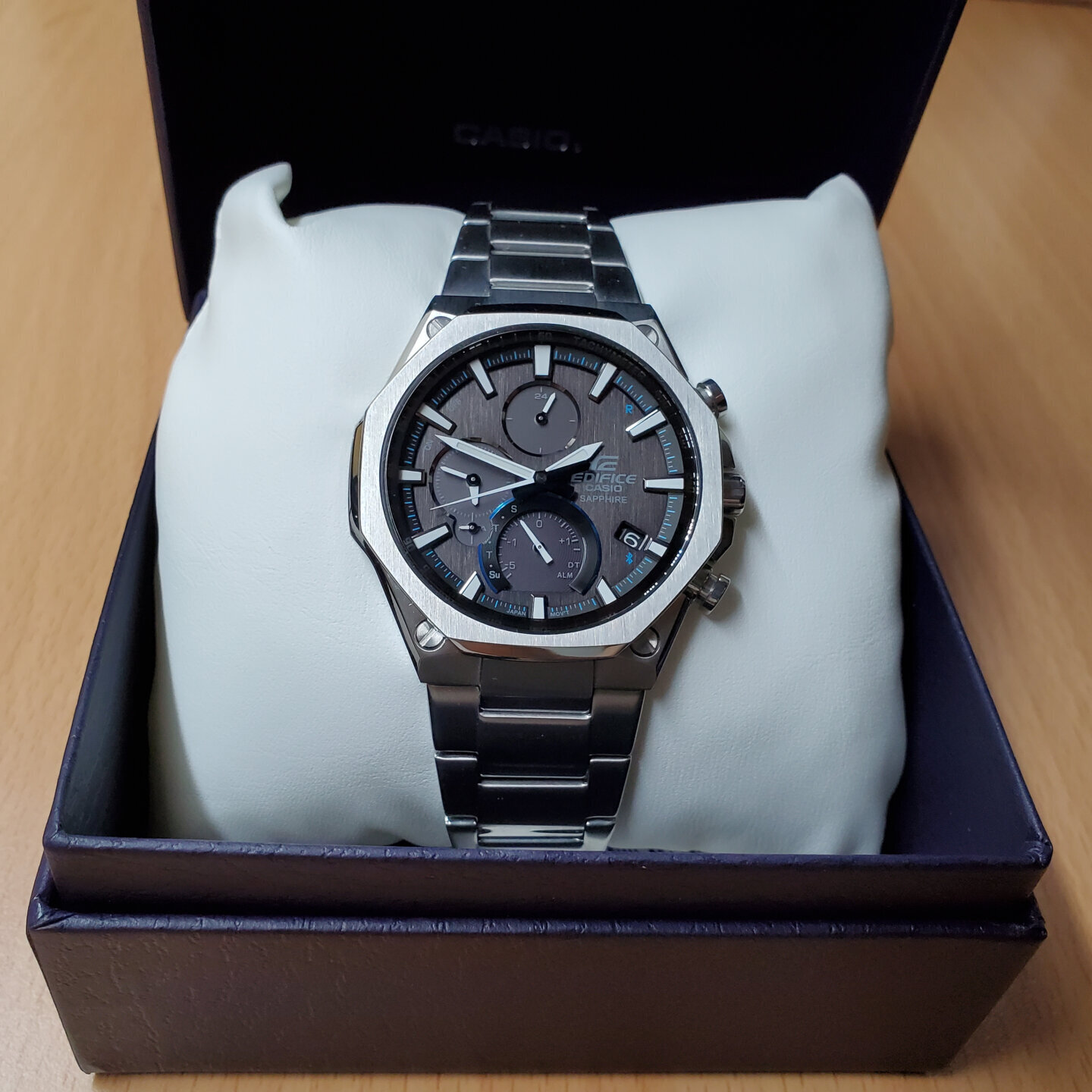 Brățară din oțel inoxidabil, soluția folosită și de Casio Edifice EFS-S660 în versiunea D-1A