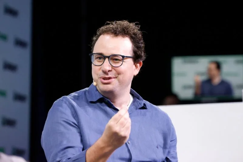 Dario Amodei, CEO și cofondator al Anthropic, pe scena TechCrunch Disrupt 2023