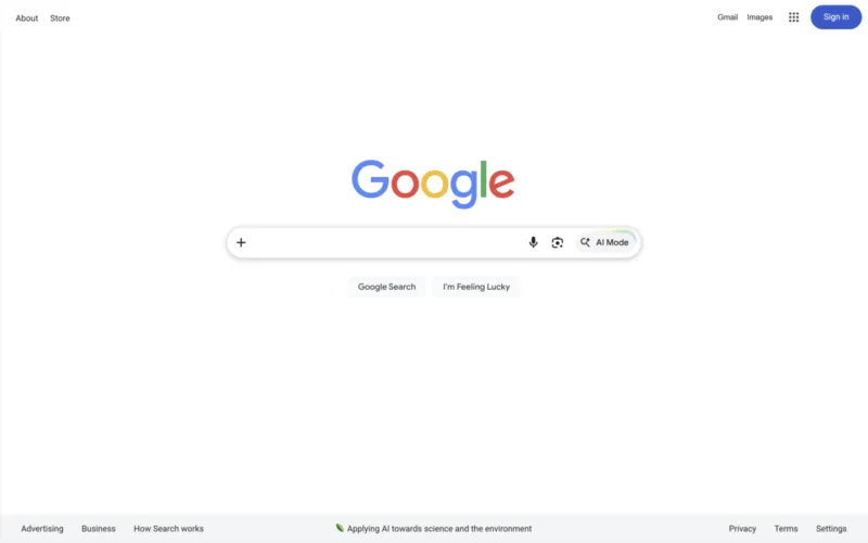 Pagina principală a motorului de căutare Google, cu bara de căutare în centru