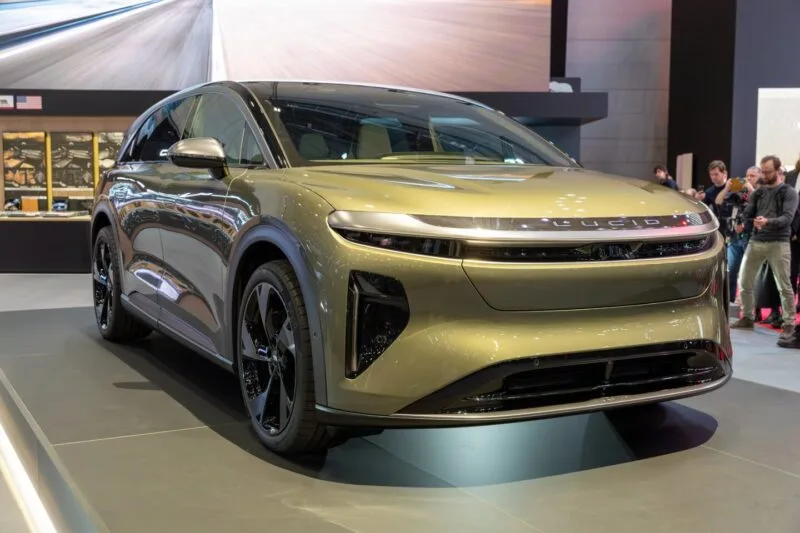 SUV-ul electric Lucid Gravity expus la Salonul Auto Internațional de la Geneva 2024