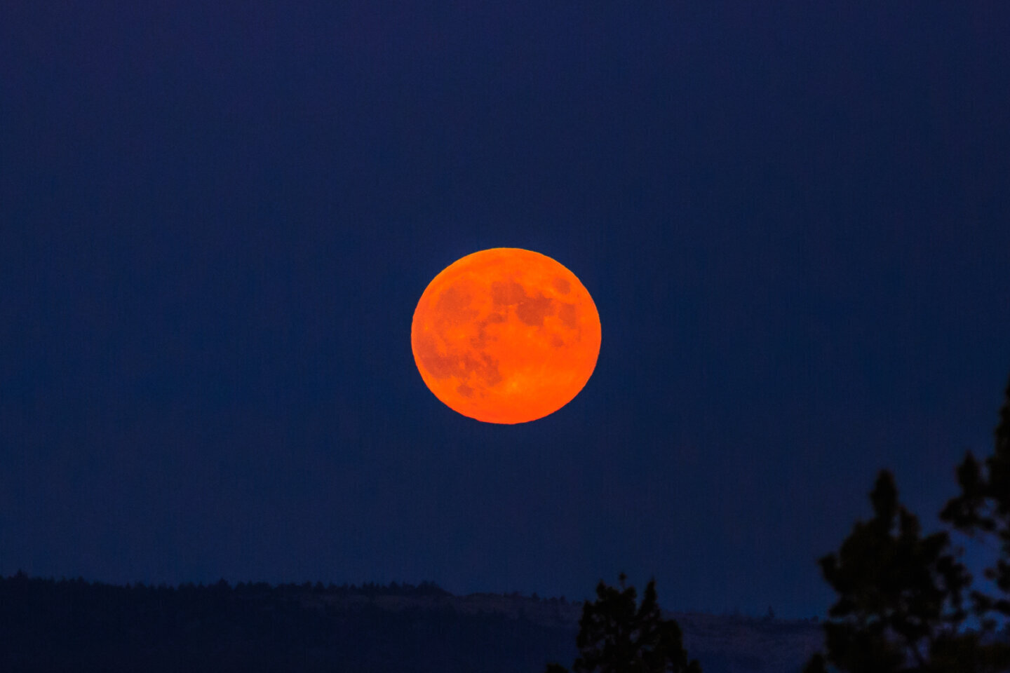 Luna recoltei deasupra orizontului, reperul pentru ritualuri de toamnă