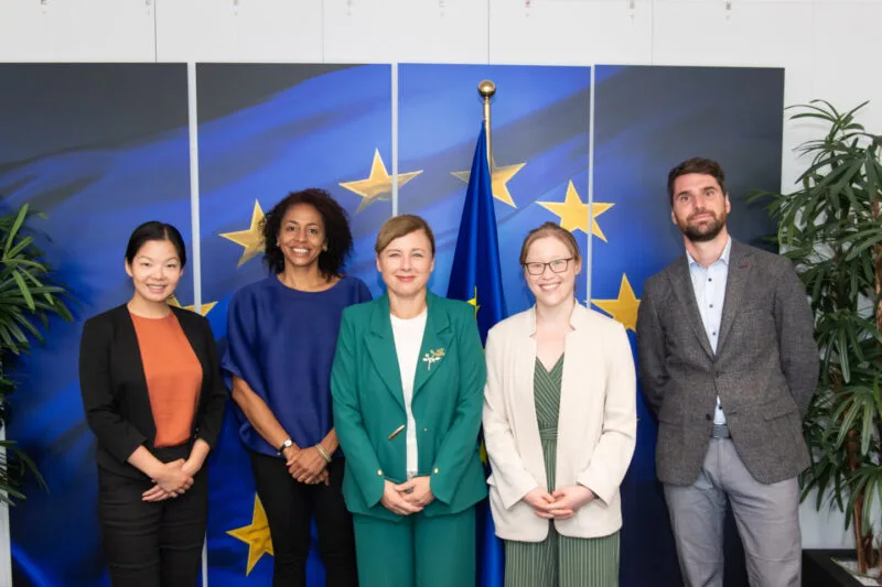 Delegaţie OpenAI în timpul unei vizite la sediul Comisiei Europene