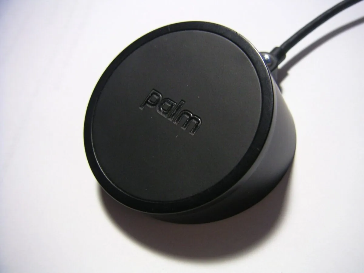 husă de telefon pentru încărcare wireless Palm Touchstone, suportul magnetic din 2009 care arată de ce o husă de telefon groasă încetinește încărcarea wireless
