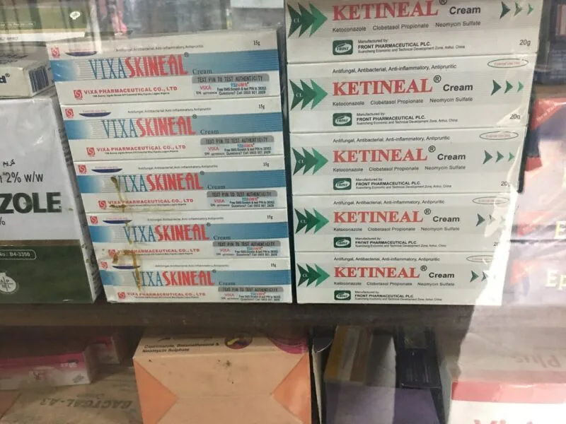 Hidratare sau emoliere: produse de îngrijire a pielii, ser hidratant și cremă emolientă