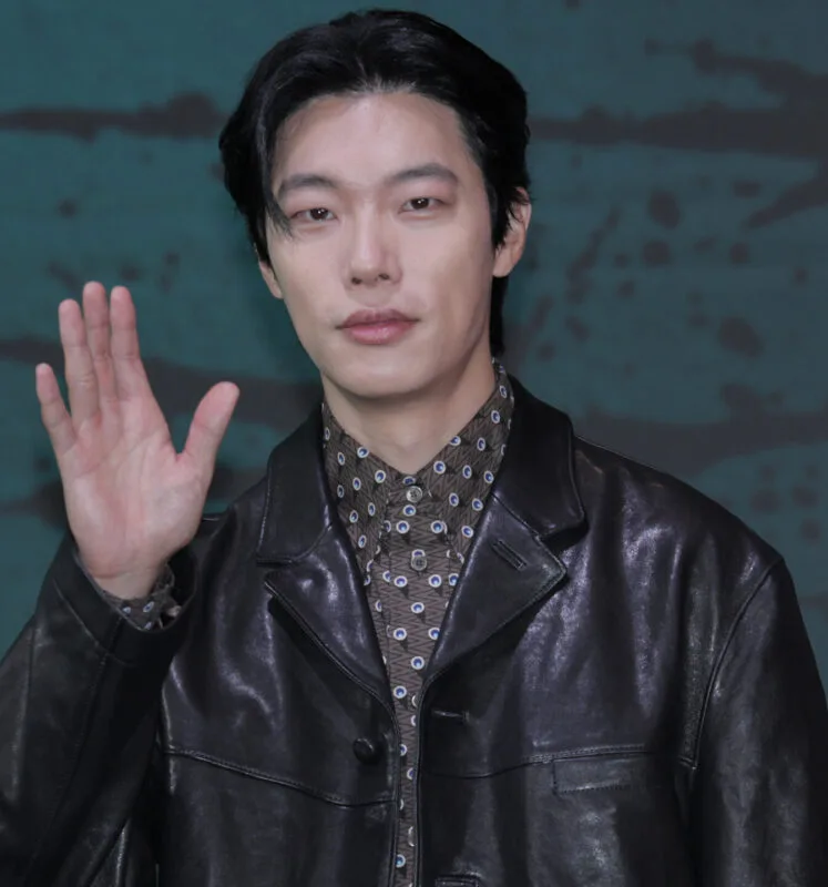 Portret al actorului sud-coreean Ryu Jun-yeol, protagonistul serialului Mousetrap de pe Netflix