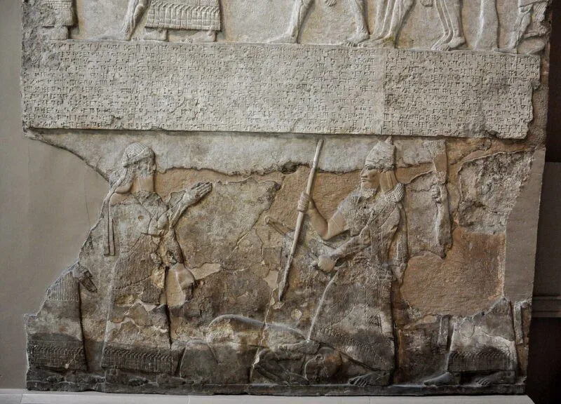 Basorelief din alabastru care îl înfățișează pe regele asirian Tiglath-Pileser III