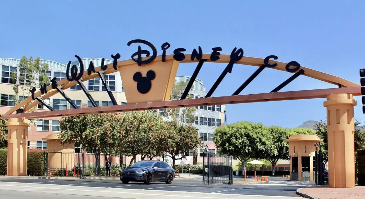 Poarta de acces spre studiourile Walt Disney din Burbank, California