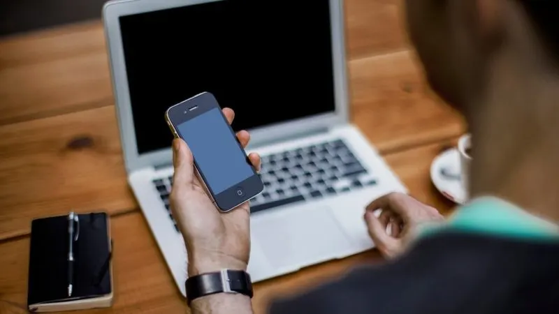 Chrome trimite tabul pe telefon exact unde ai rămas cu cititul