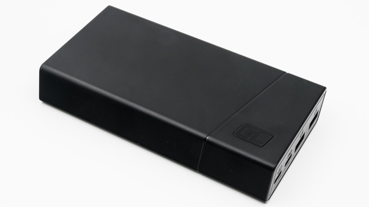 Power bank de 20.000 mAh cu porturi USB-C și USB-A, văzut de aproape