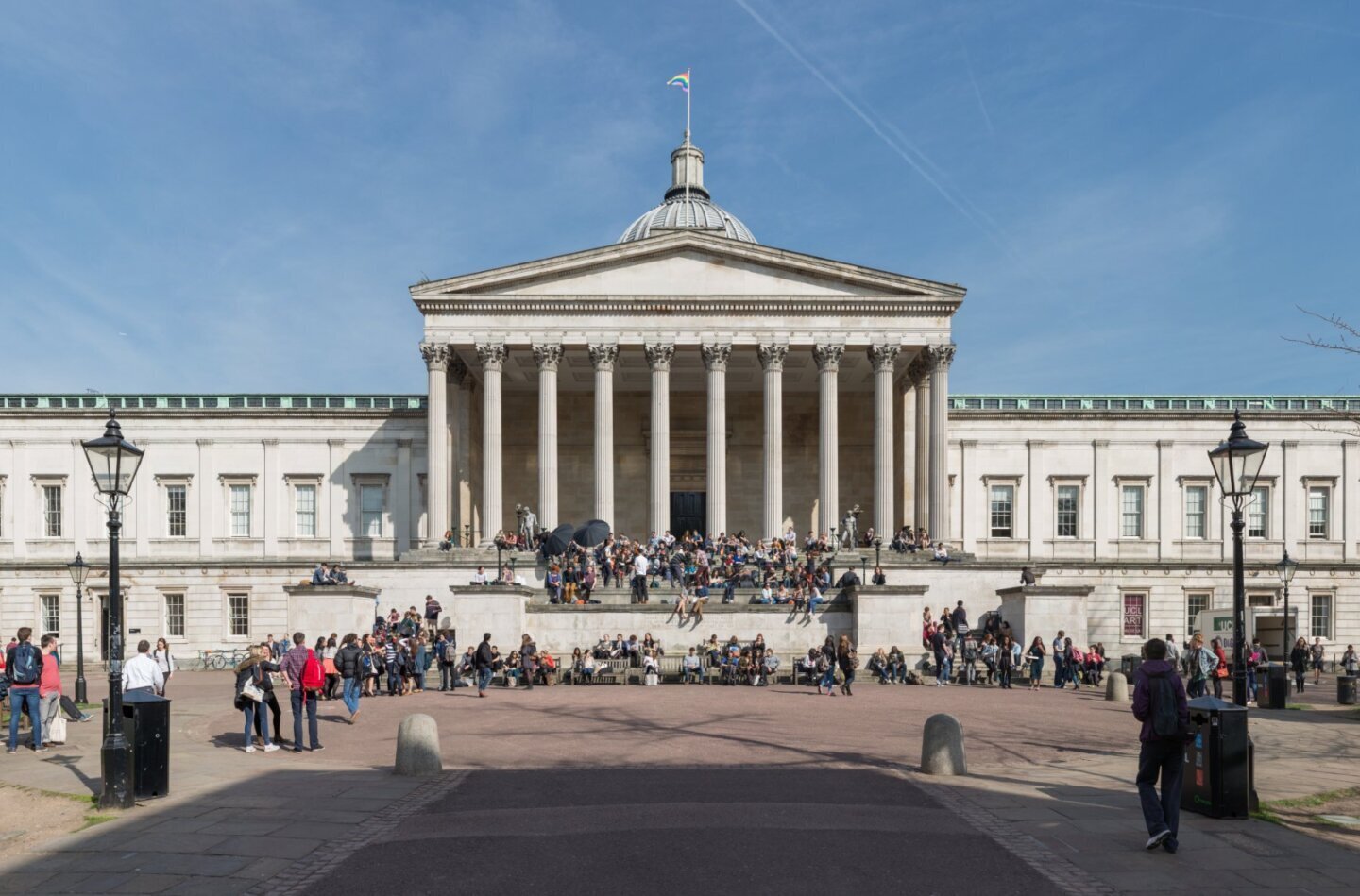Clădirea Wilkins a University College London, unde a fost studiată inflamația cronică
