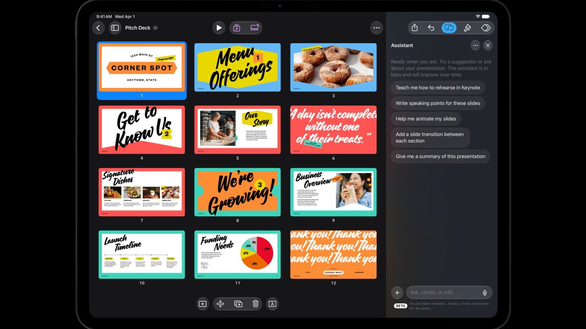 Panoul Assistant din Keynote pe iPad Pro, cu sugestii pentru o prezentare