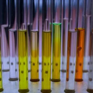 Baterii litiu-ion: un studiu Nature arată că ionii se grupează