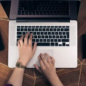 ChatGPT în Chrome controlează tab-urile: cum îl activezi sigur