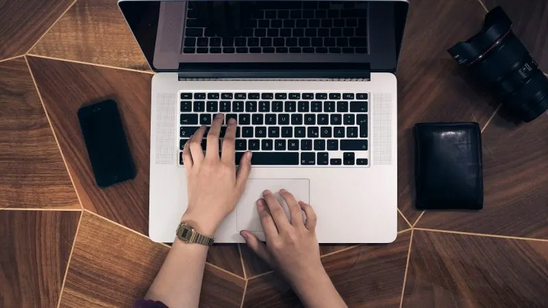 ChatGPT în Chrome controlează tab-urile: cum îl activezi sigur