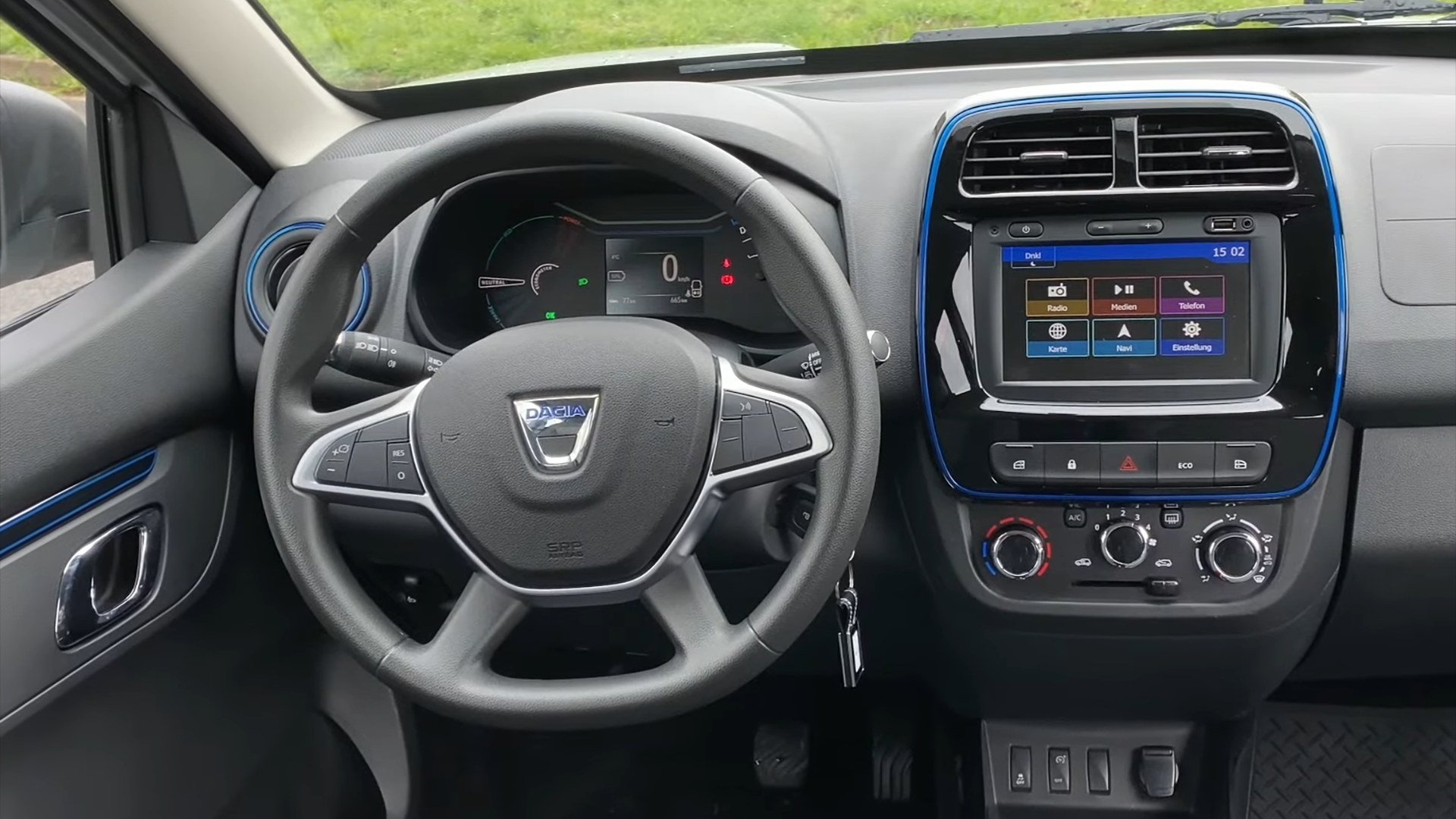 autonomia Dacia Spring Bordul cu butoanele de climatizare, care influențează autonomia Dacia Spring iarna