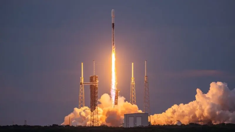 SpaceX Starmind: primele centre de date pe orbită pleacă în 2027