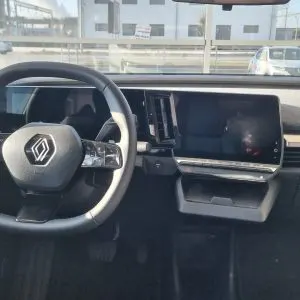 YouTube în mașină YouTube în mașină: audio în mers doar cu Premium, video la oprire