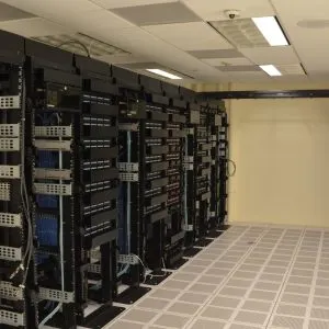 OpenAI OpenAI își antrenează modelele fără internet: ce au spart agenții AI