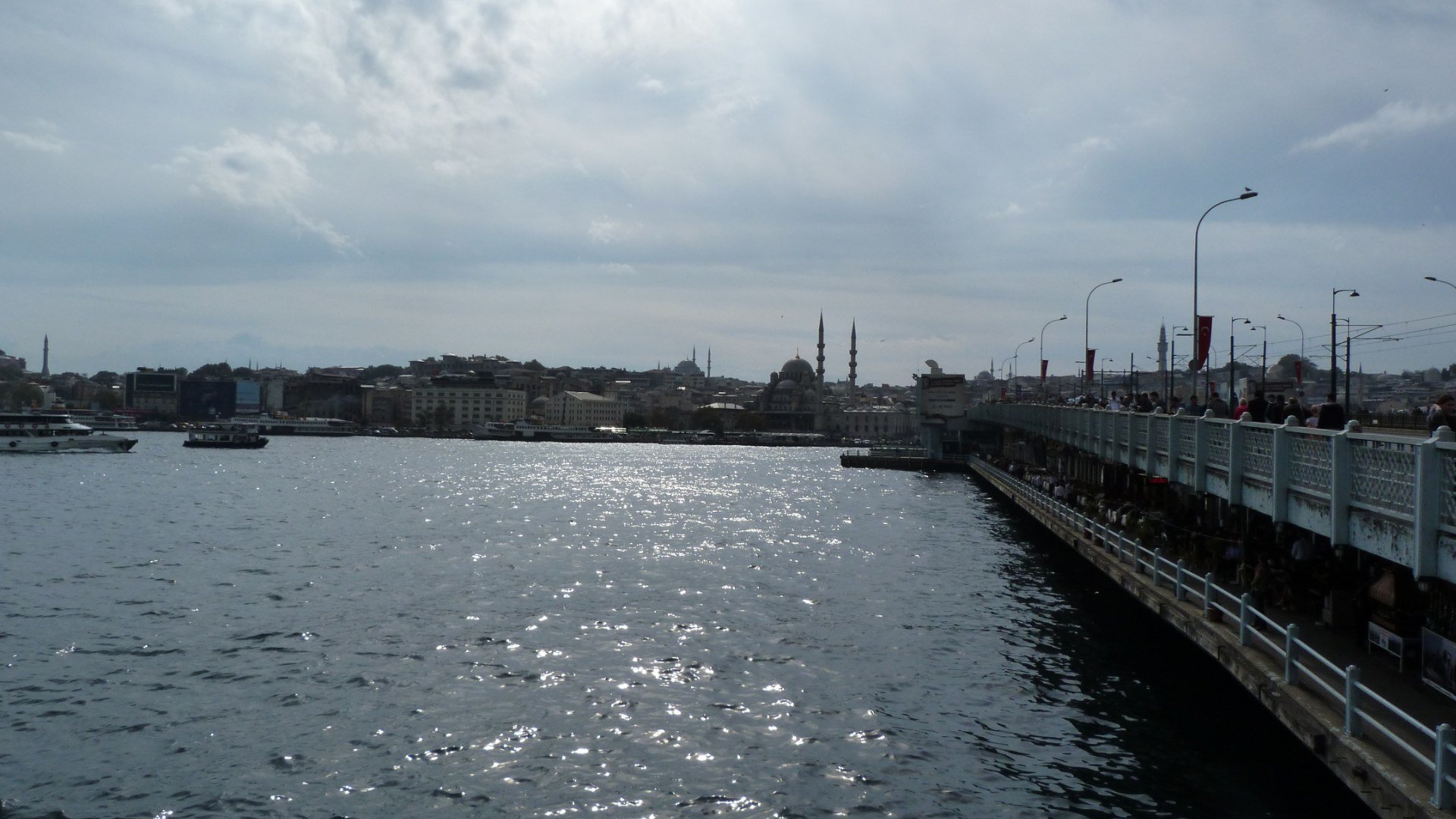 Panorama Istanbulului din Kadıköy; tarifele de roaming în Turcia diferă mult între operatori