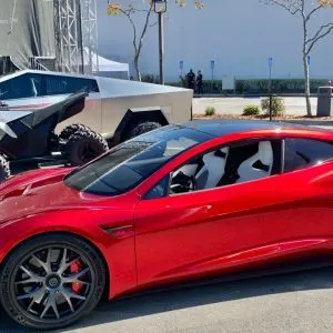Tesla Roadster Thrust Tesla Roadster Thrust în România: rezervare de 1,24 milioane de lei