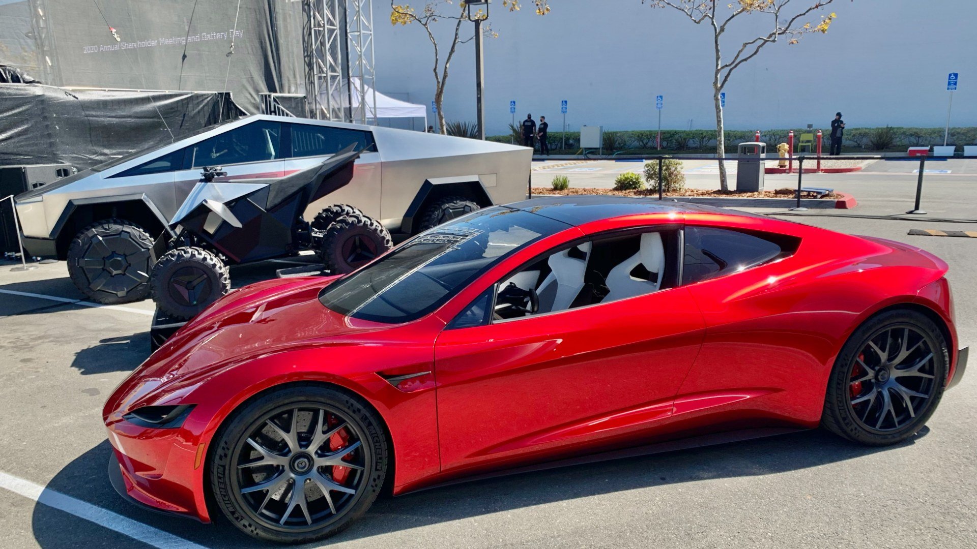 gadgetreport.ro — Imagine 11 Tesla Roadster Thrust în România: rezervare de 1,24 milioane de lei