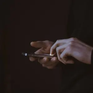 WhatsApp fals WhatsApp fals în Magazin Play: 500.000 de descărcări, cum îl recunoști