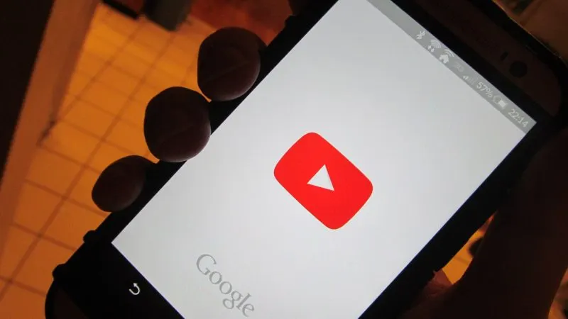 YouTube trece la AV2 din 2027: video cu circa 30% mai puține date
